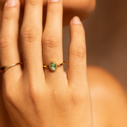 Olivia Ring on hand
