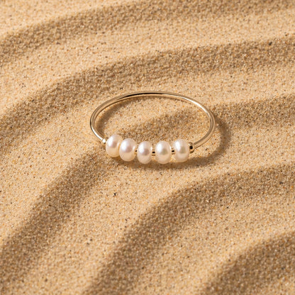 Mini Pearls Ring on sand