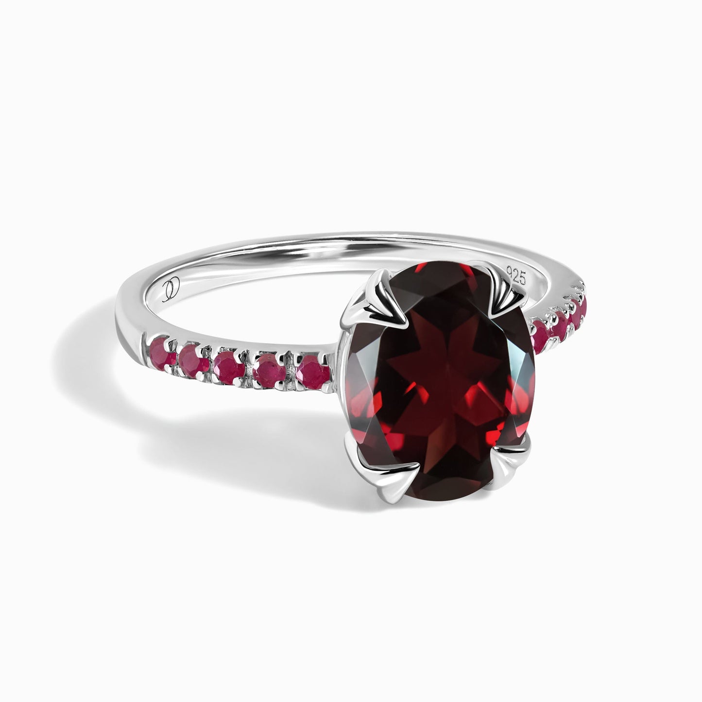 Harlow ring garnet ruby silver