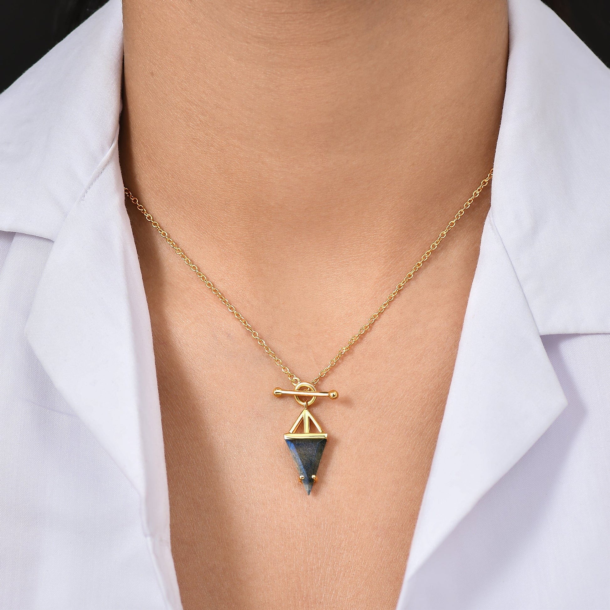 Labradorite Necklace Heroine gold worn 2