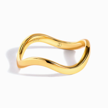 Waves band yellow gold