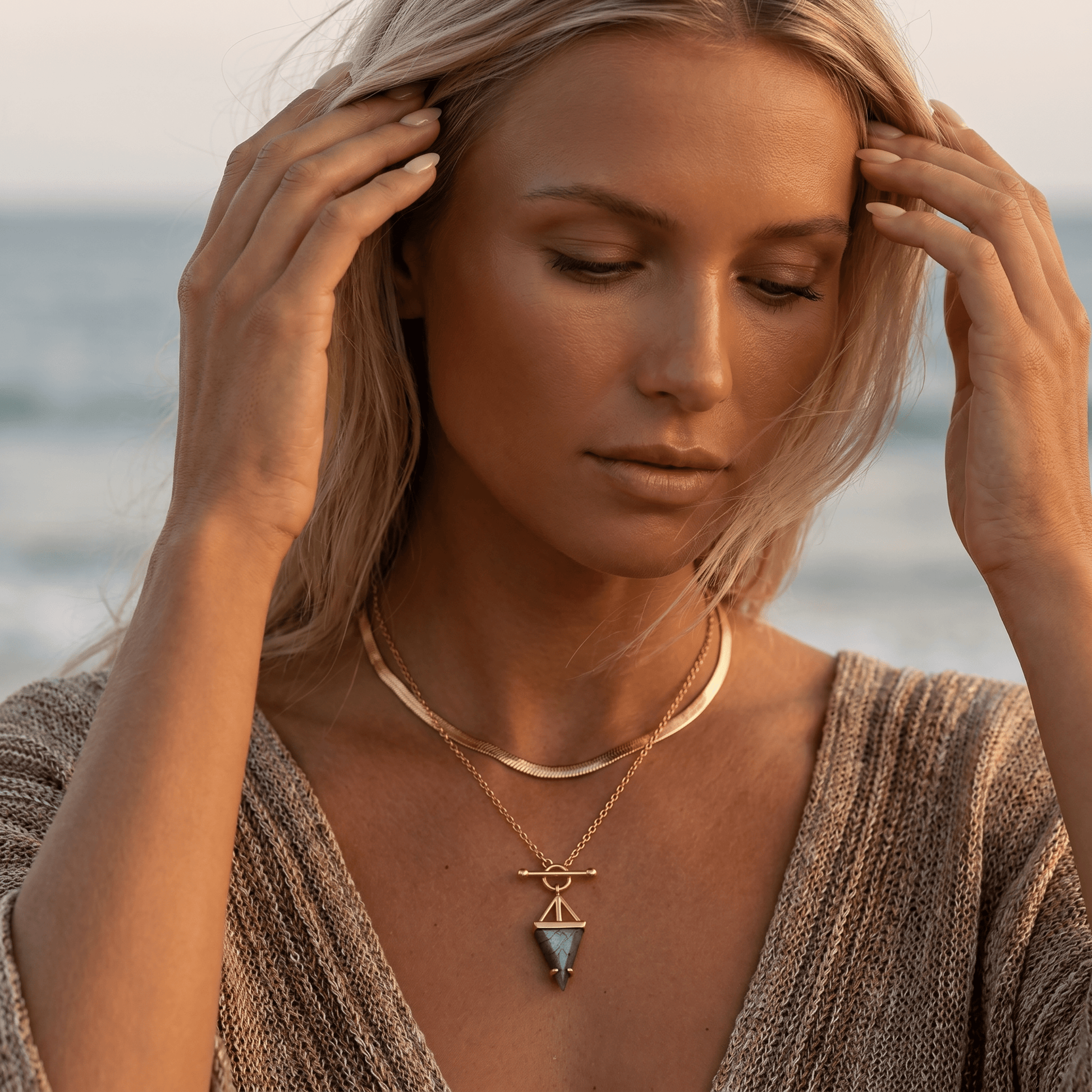 Labradorite Necklace Heroine gold model