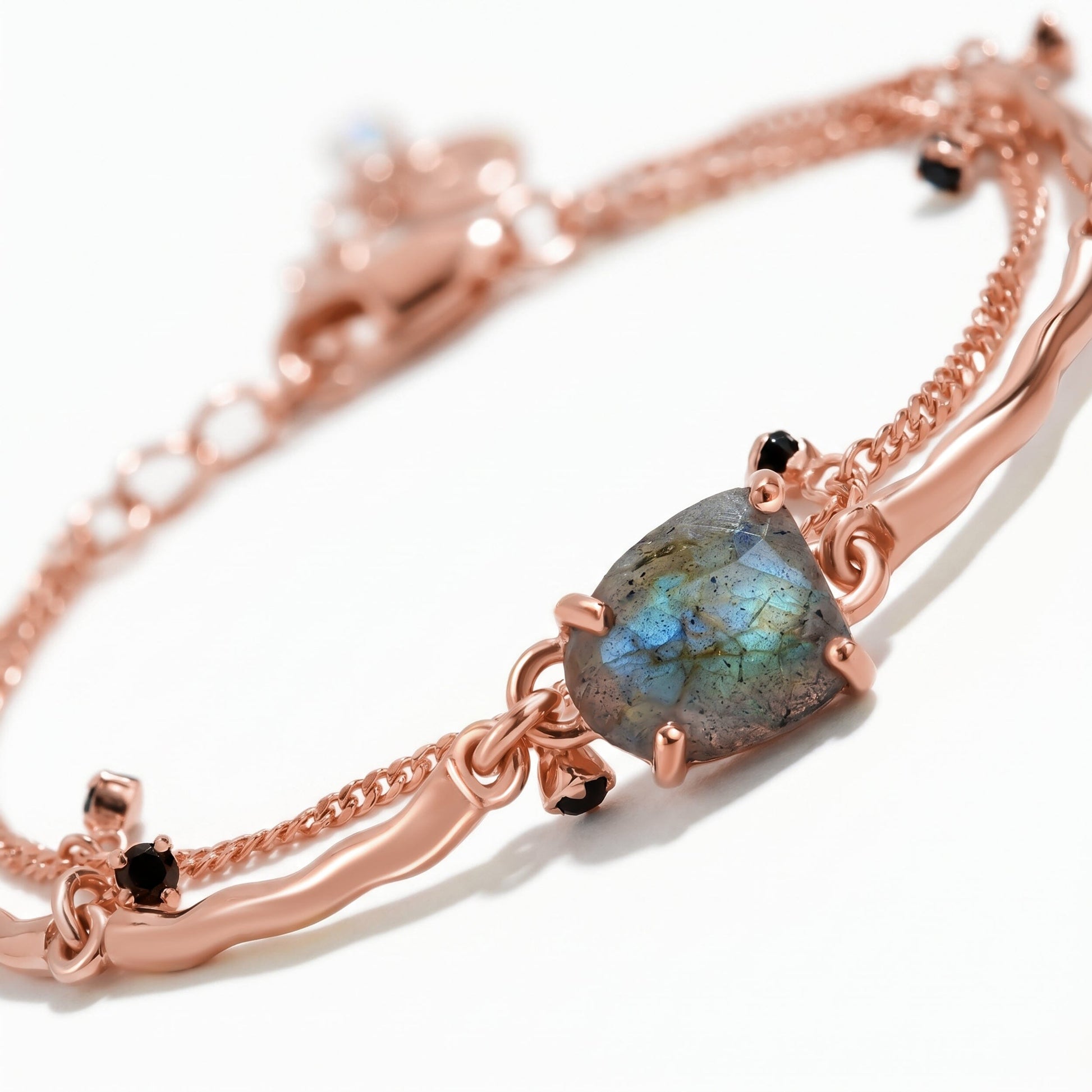 Labradorite Bracelet - Flow - rose gold detail