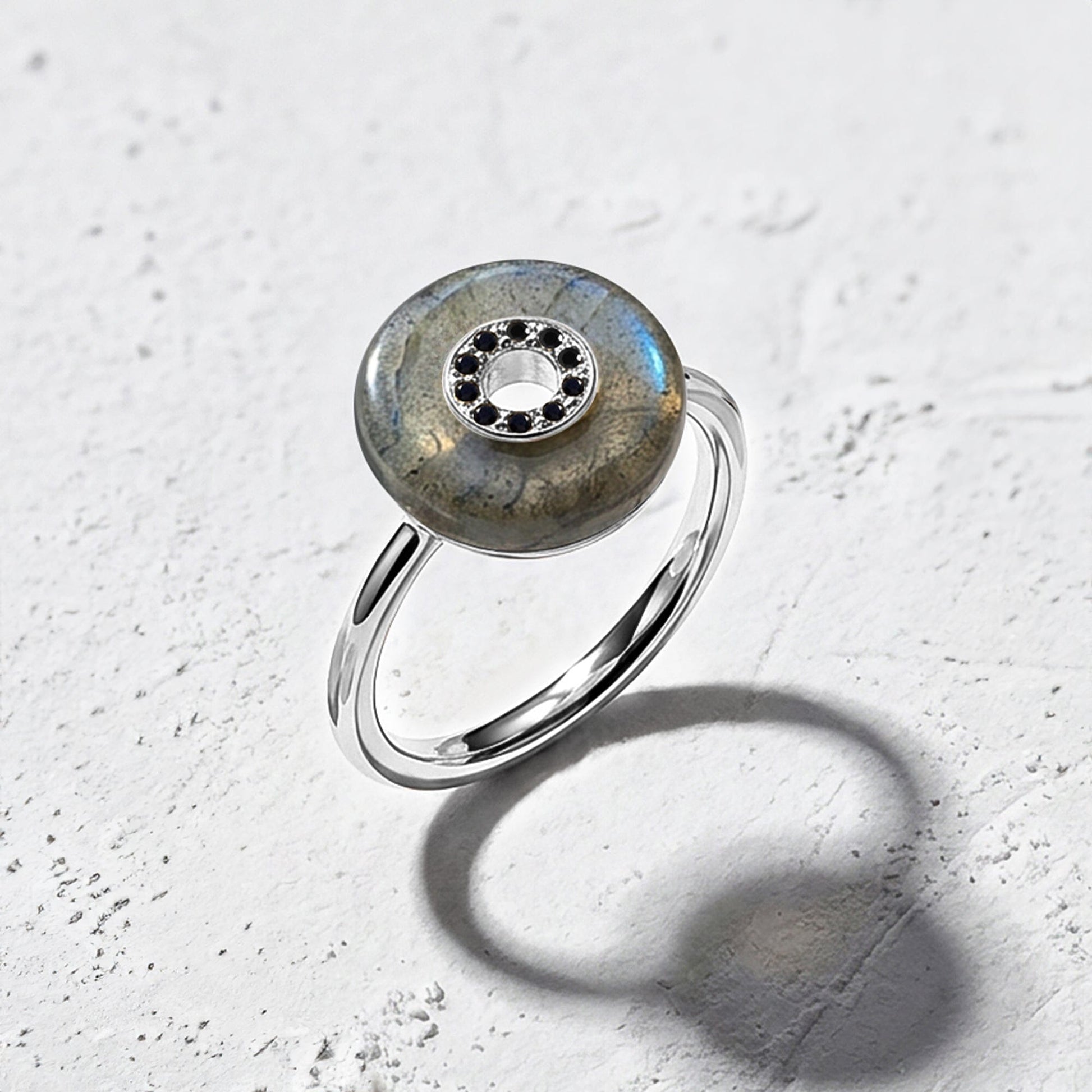 Labradorite Black Spinel Fidget Ring - Liora - Firefly_GeminiFlash_Hyper-LABSIL