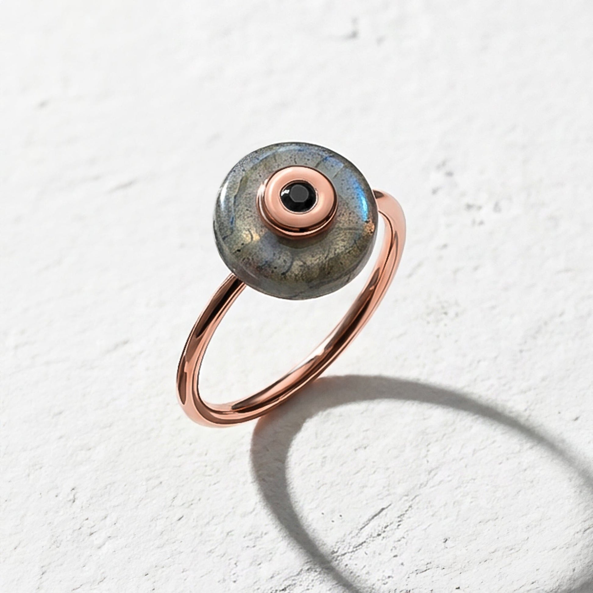 Labradorite Black Spinel Fidget Ring - Ora - Firefly_GeminiFlash_HyperLABRG