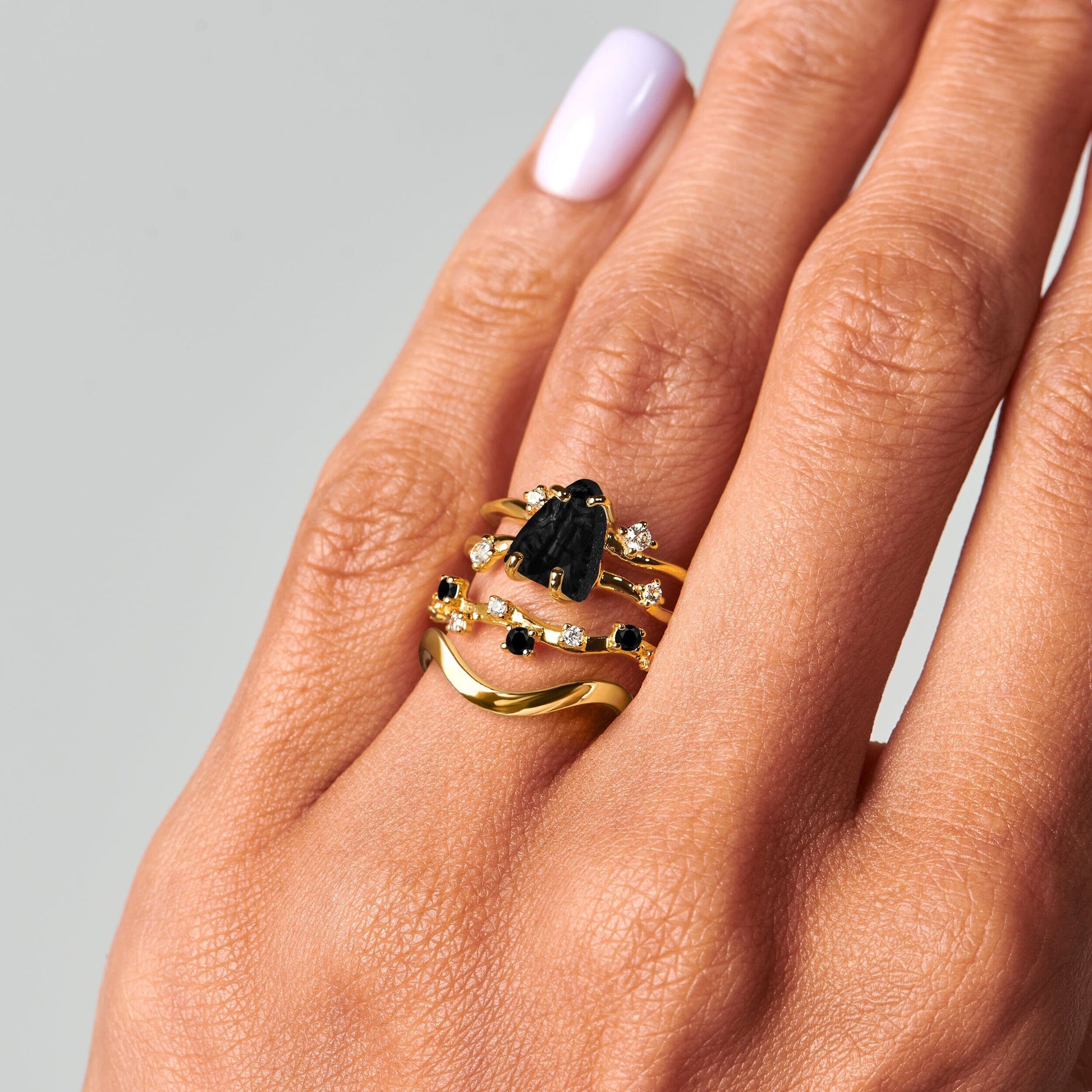 Flow Stardust Waves Rings - worn yellow gold