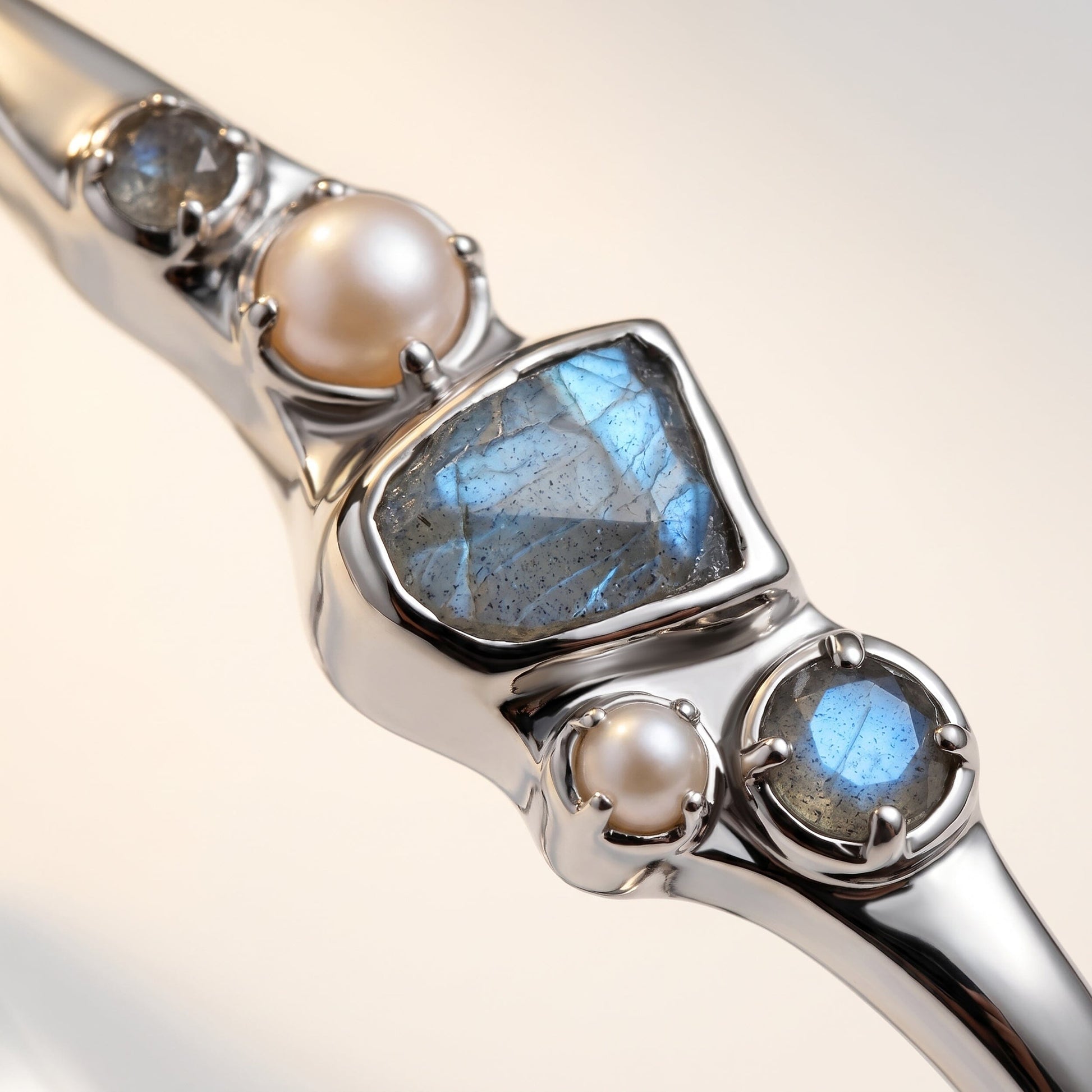Labradorite Pearl Cuff - Heirloom - GCHEIRLOOMCUFFSLABRCU020SIL