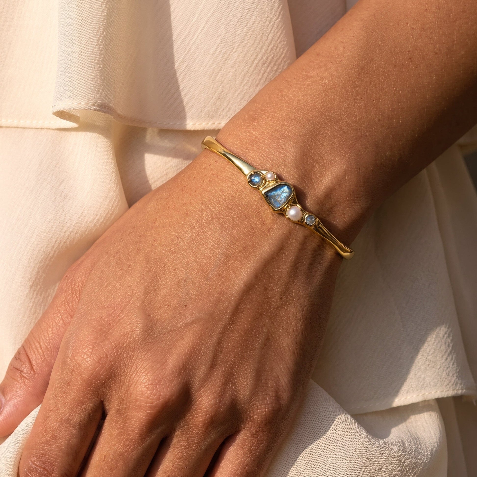 Labradorite Pearl Cuff - Heirloom - GCHEIRLOOMCUFFSLABRPOM022YG