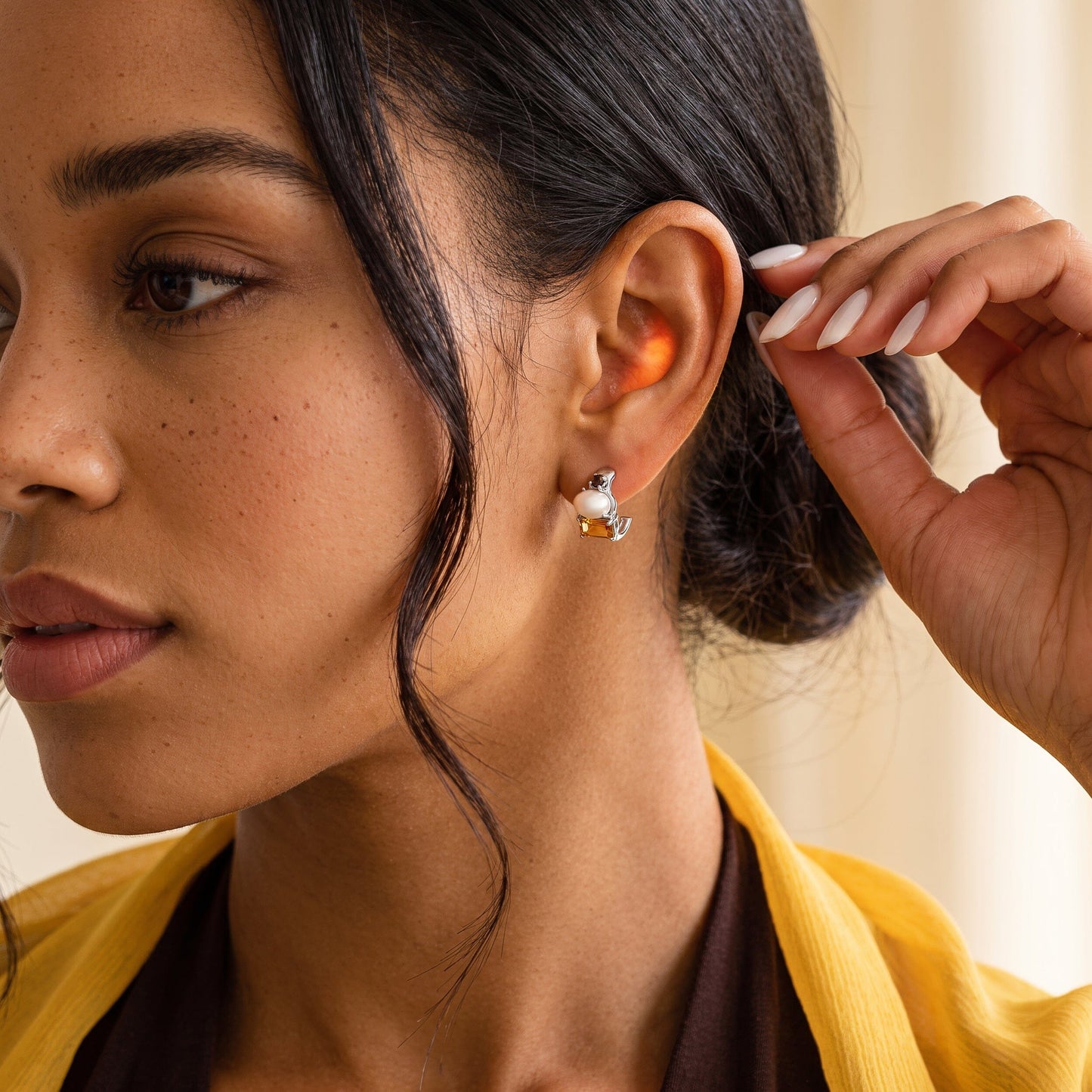 Petite Citrine Pearl Hoops Treasure - silver model close