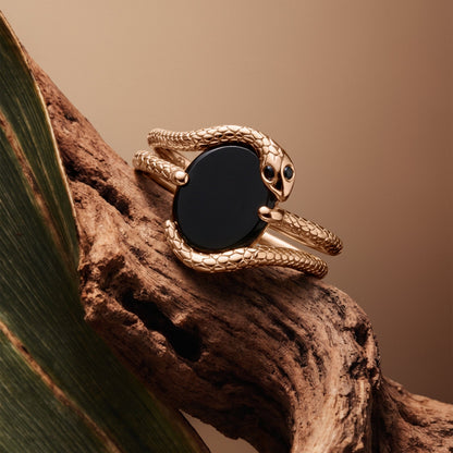Black Onyx Ring Serpent rose gold detail shot