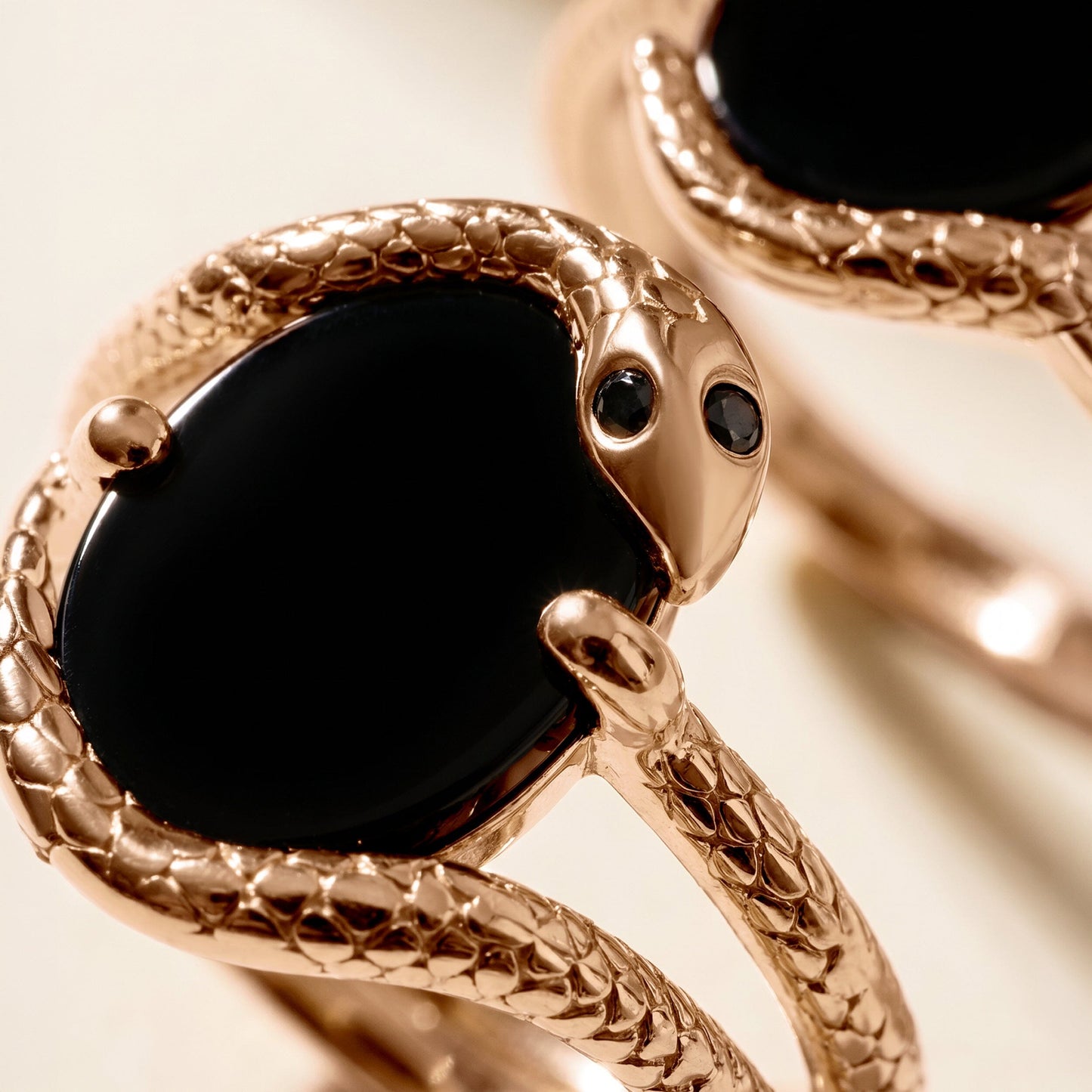 Black Onyx Ring Serpent rose gold macro detail