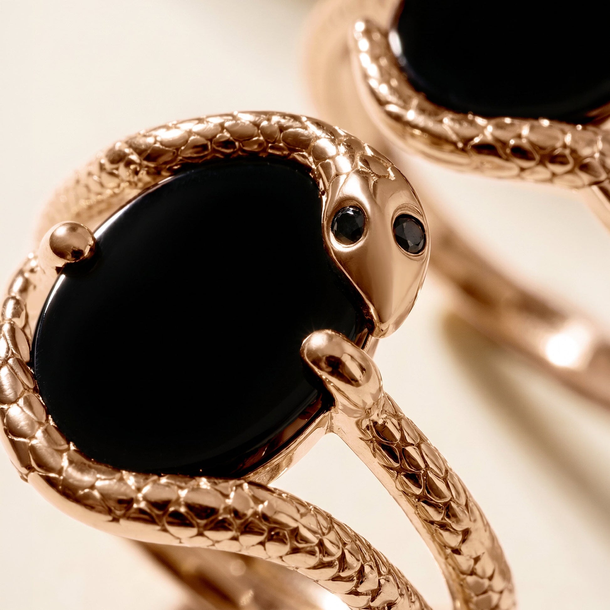 Black Onyx Ring Serpent rose gold macro detail