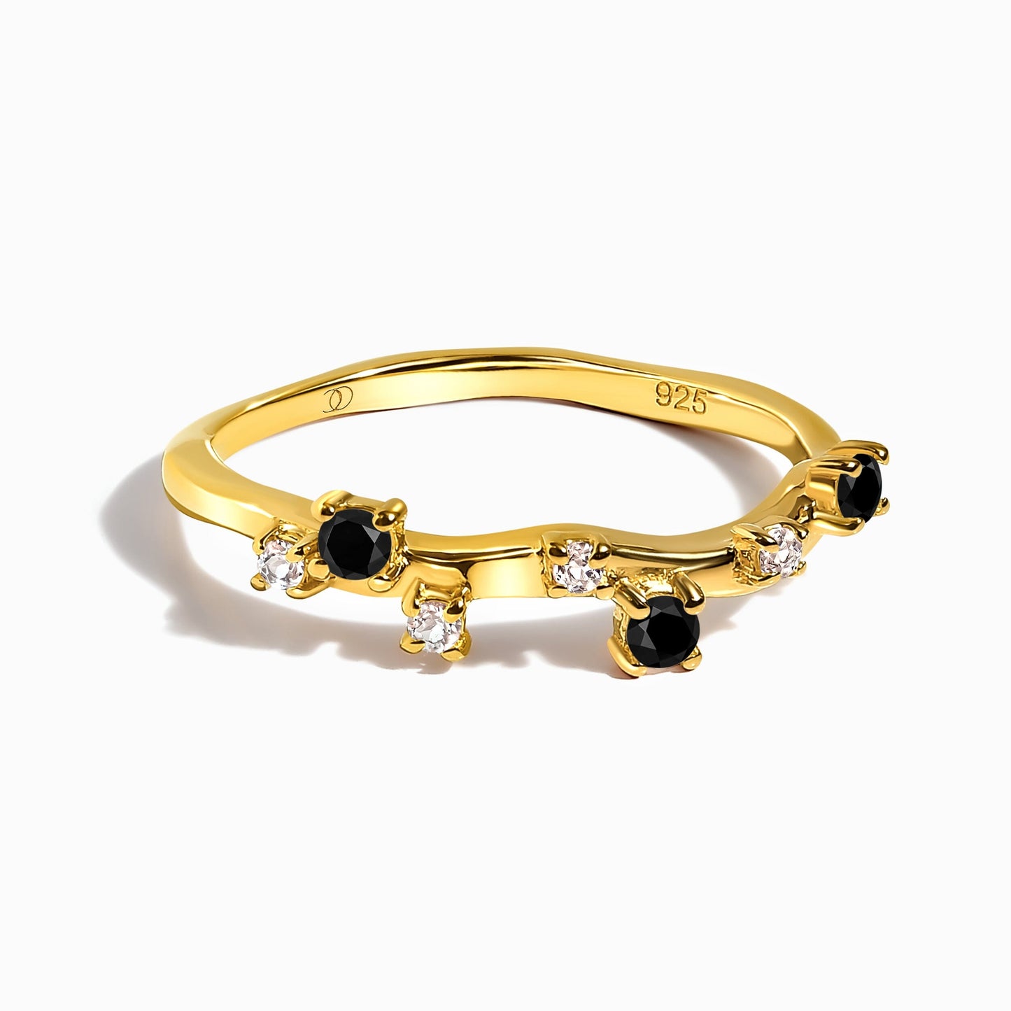 Black Onyx Ring - Stardust Band - yellow gold