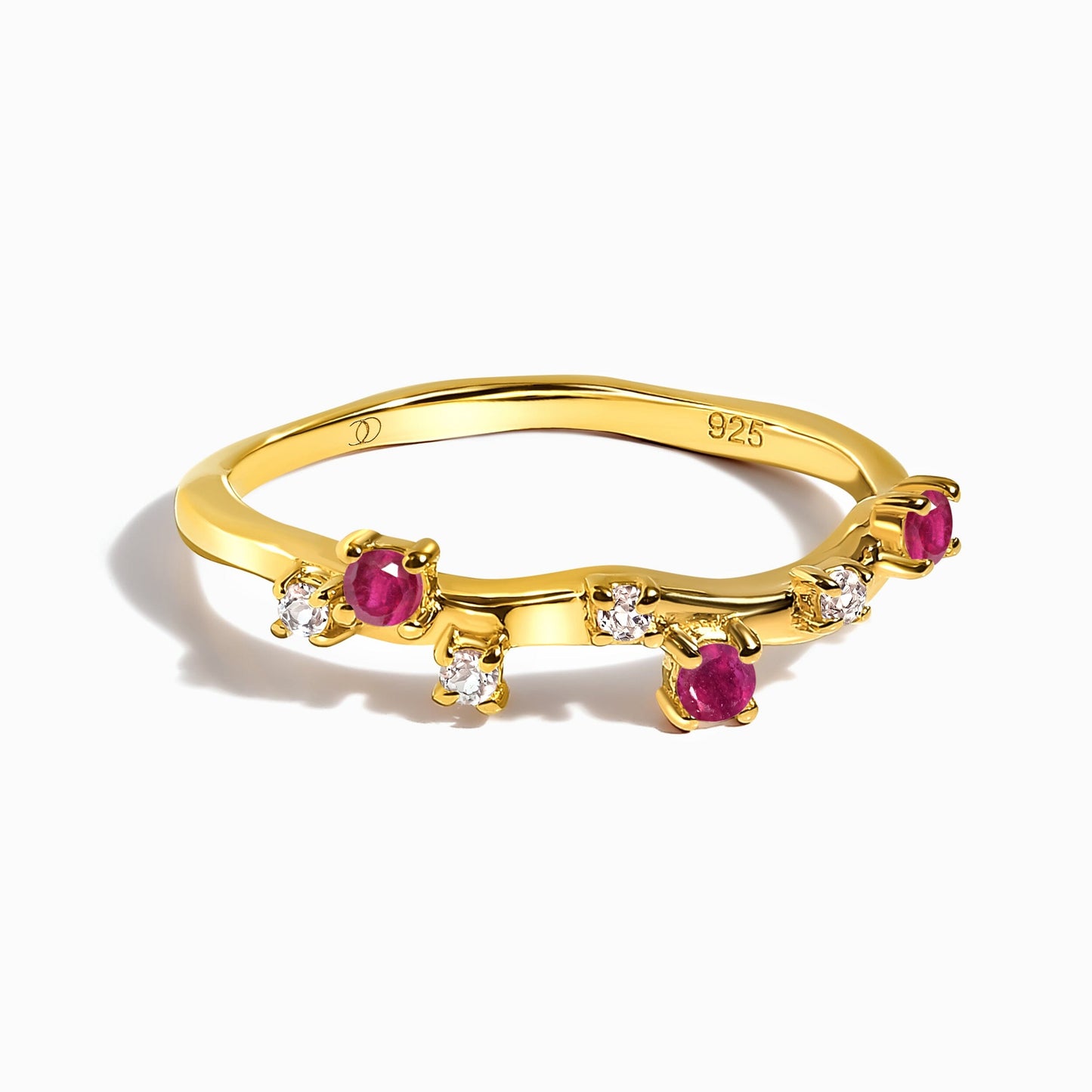 Ruby Ring - Stardust Band - yellow gold