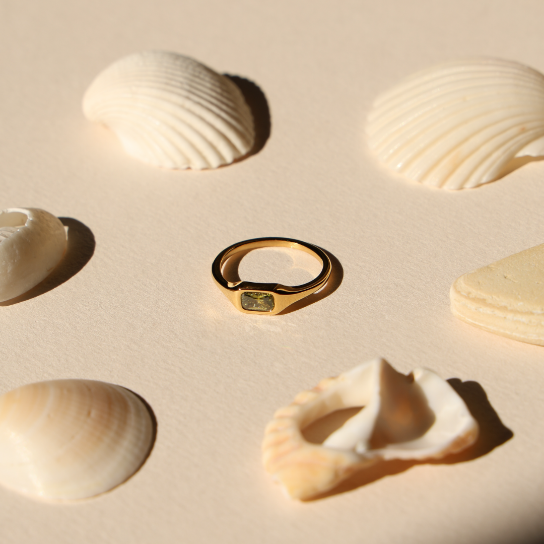 Laguna Ring gold on shells