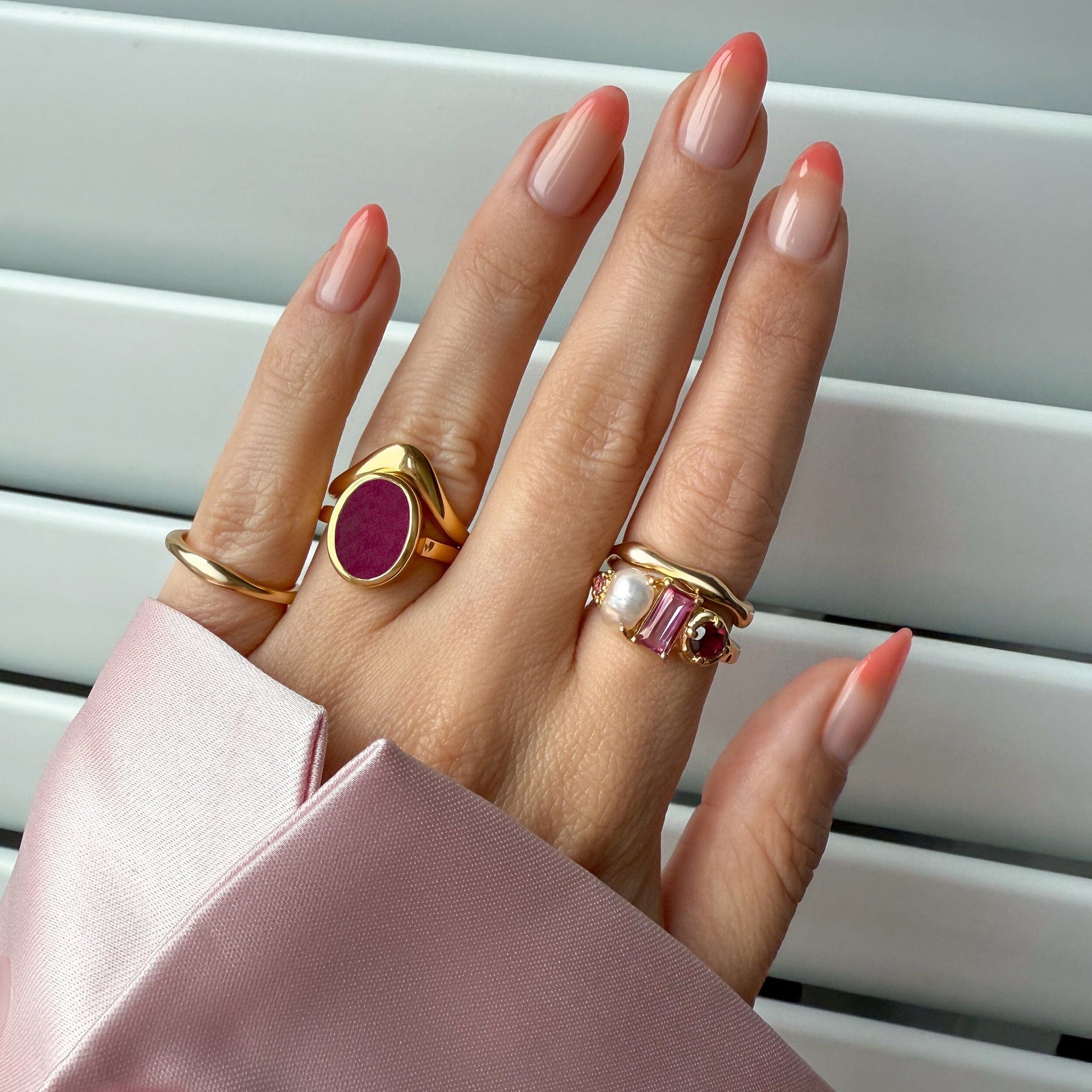 Treasure ring yellow gold detail