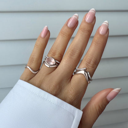 Rose Quartz Ring - Skin-Touch, silver close up