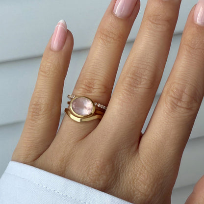 Rose Quartz Skin-Touch & Twinkling & Waves Rings - on hand yellow gold