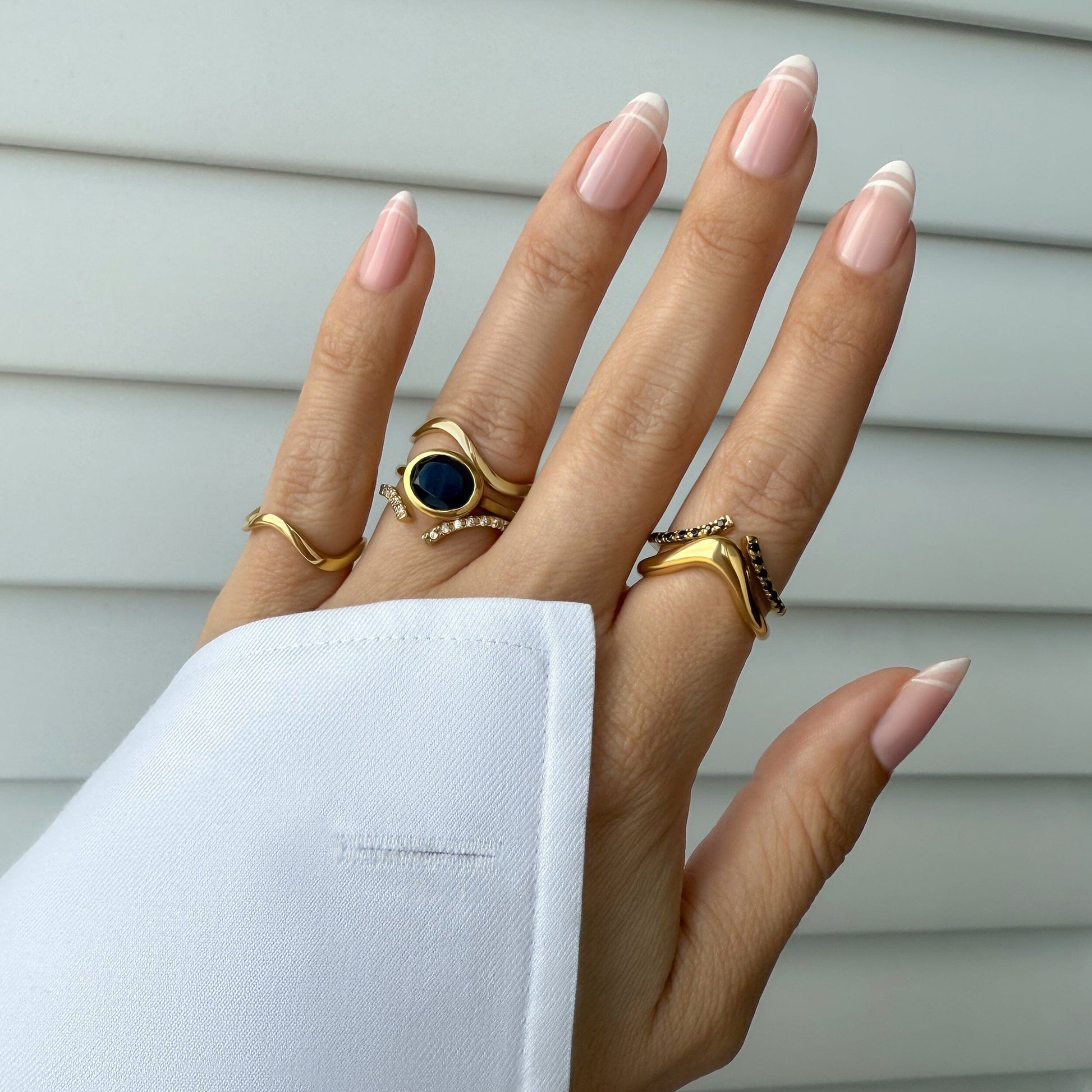 Black Obsidian Ring - Skin-Touch - worn yellow gold close