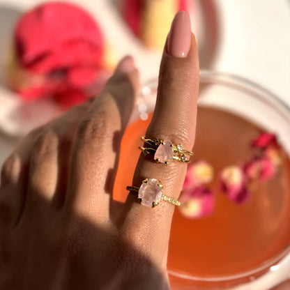 Rose Quartz Raw Crystal Ring - Flow, yellow gold lifestyle