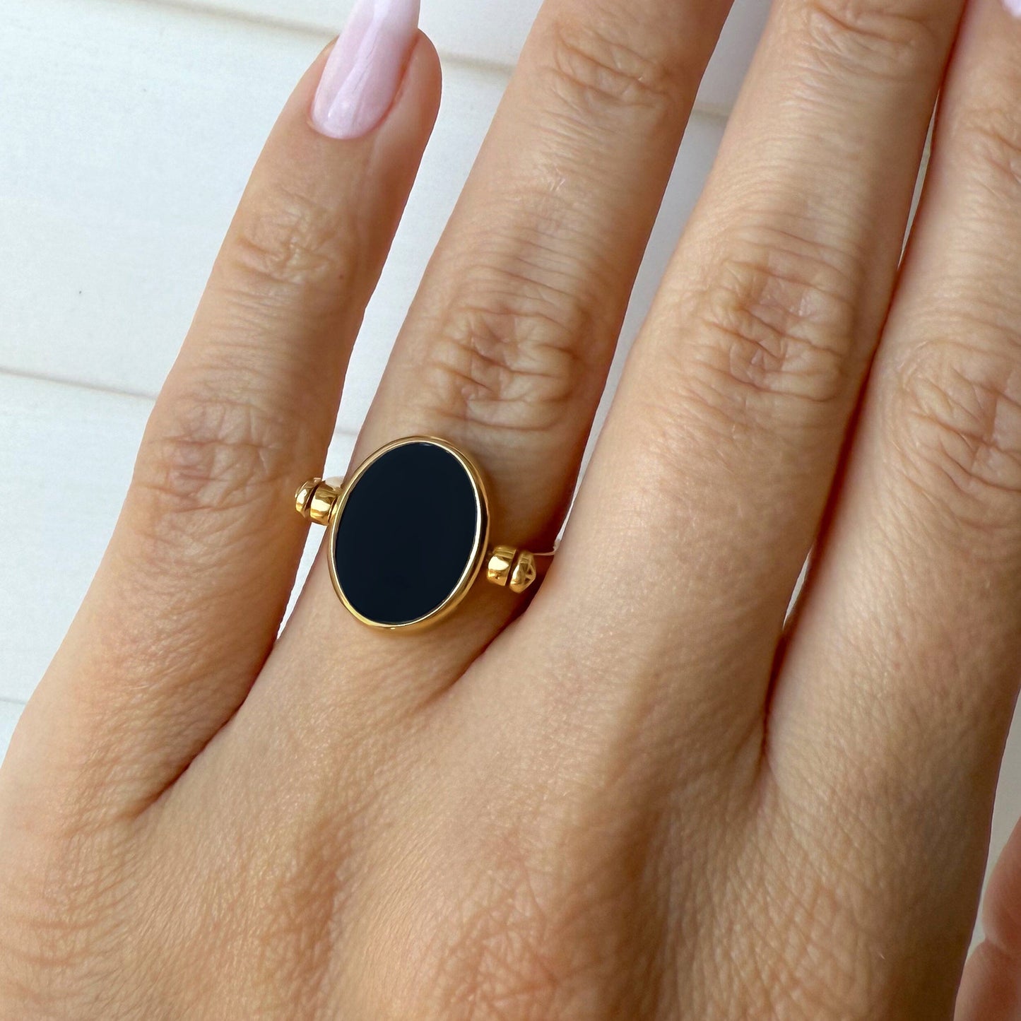 Black Onyx Mother of Pearl Fidget Ring - yellow gold