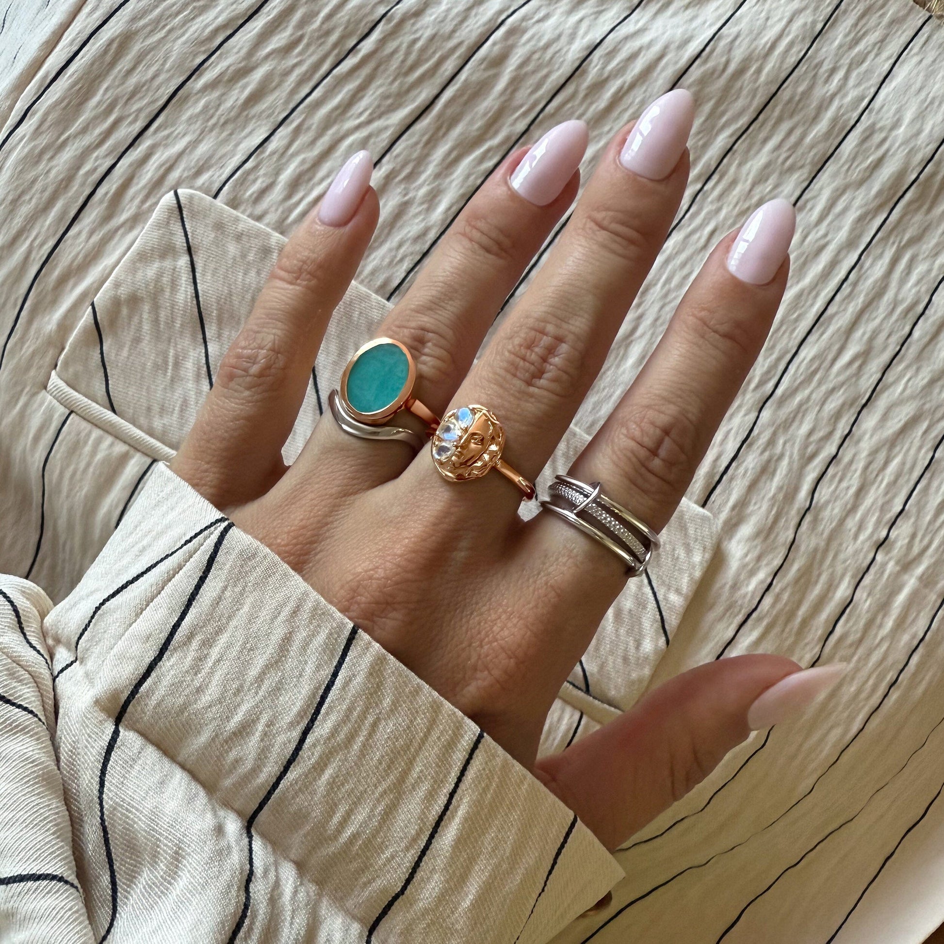Moonstone Ring - Goddess - rose gold detail