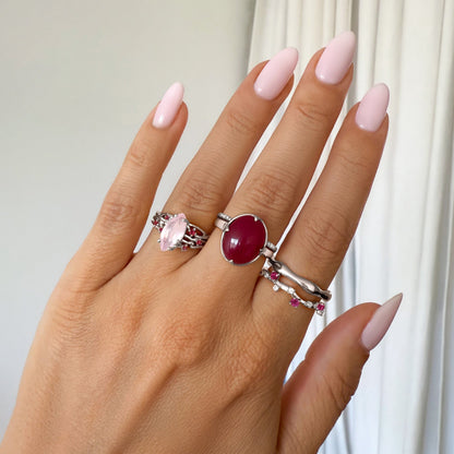 Ruby Ring - Stardust Band - silver lifestyle