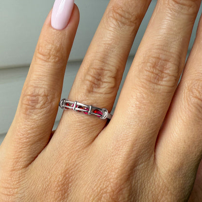 Motion Medicine ring silver on hand
