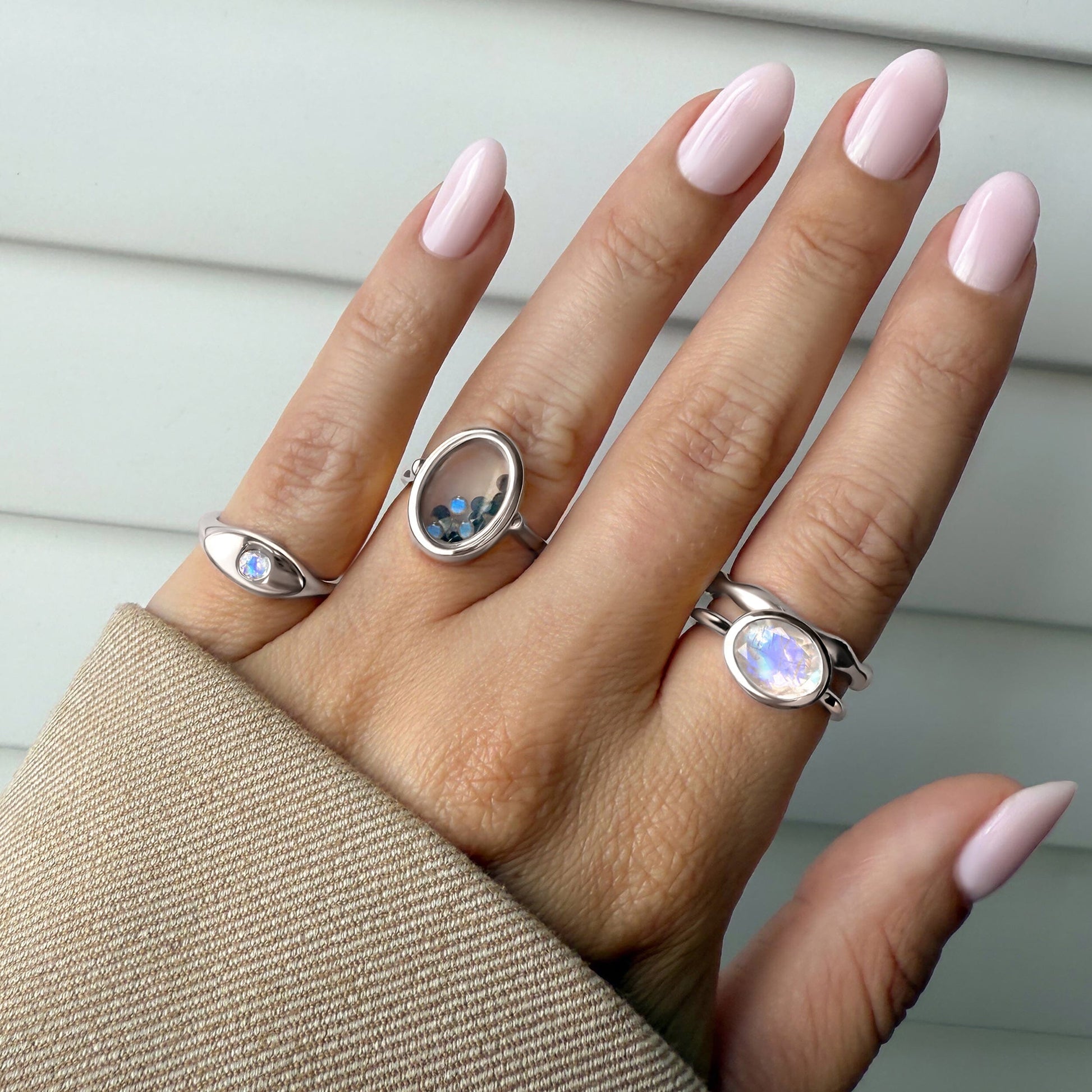 Moonstone Ring - Skin-Touch - lifestyle SIL
