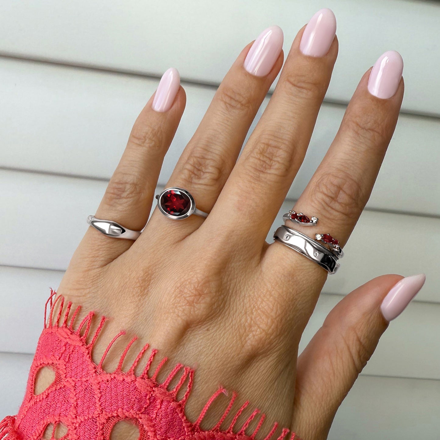 Skin-Touch ring silver detail