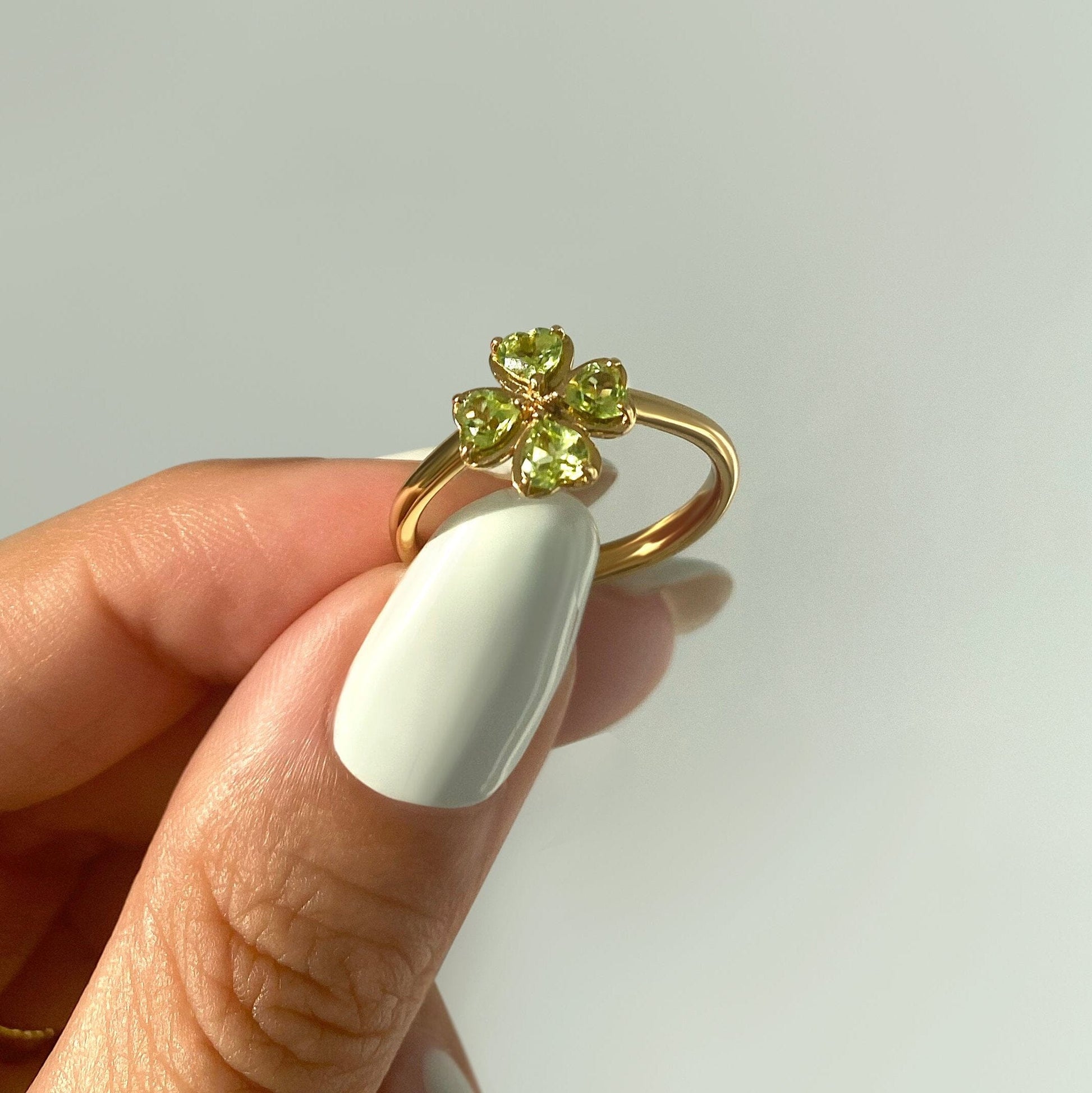Shamrock Ring Peridot - close up