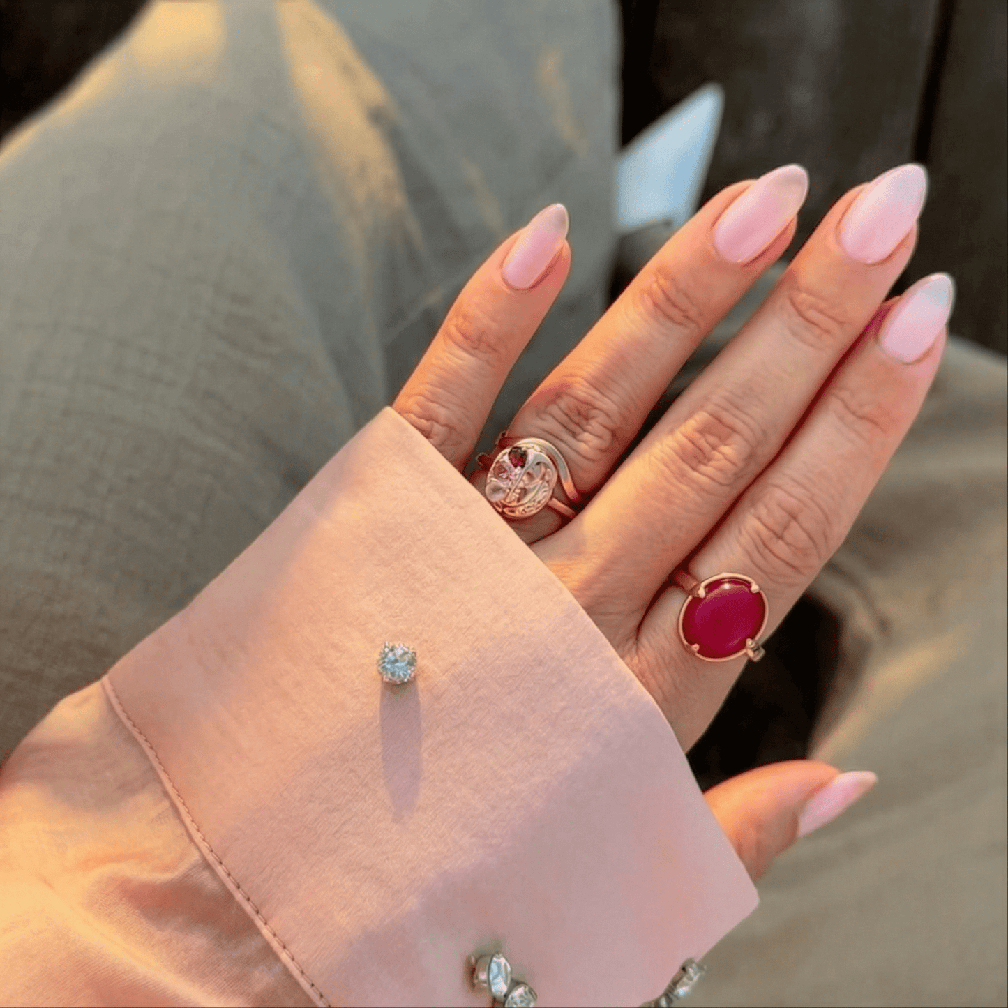 Pink Gradient Ring - Goddess, rose gold close up