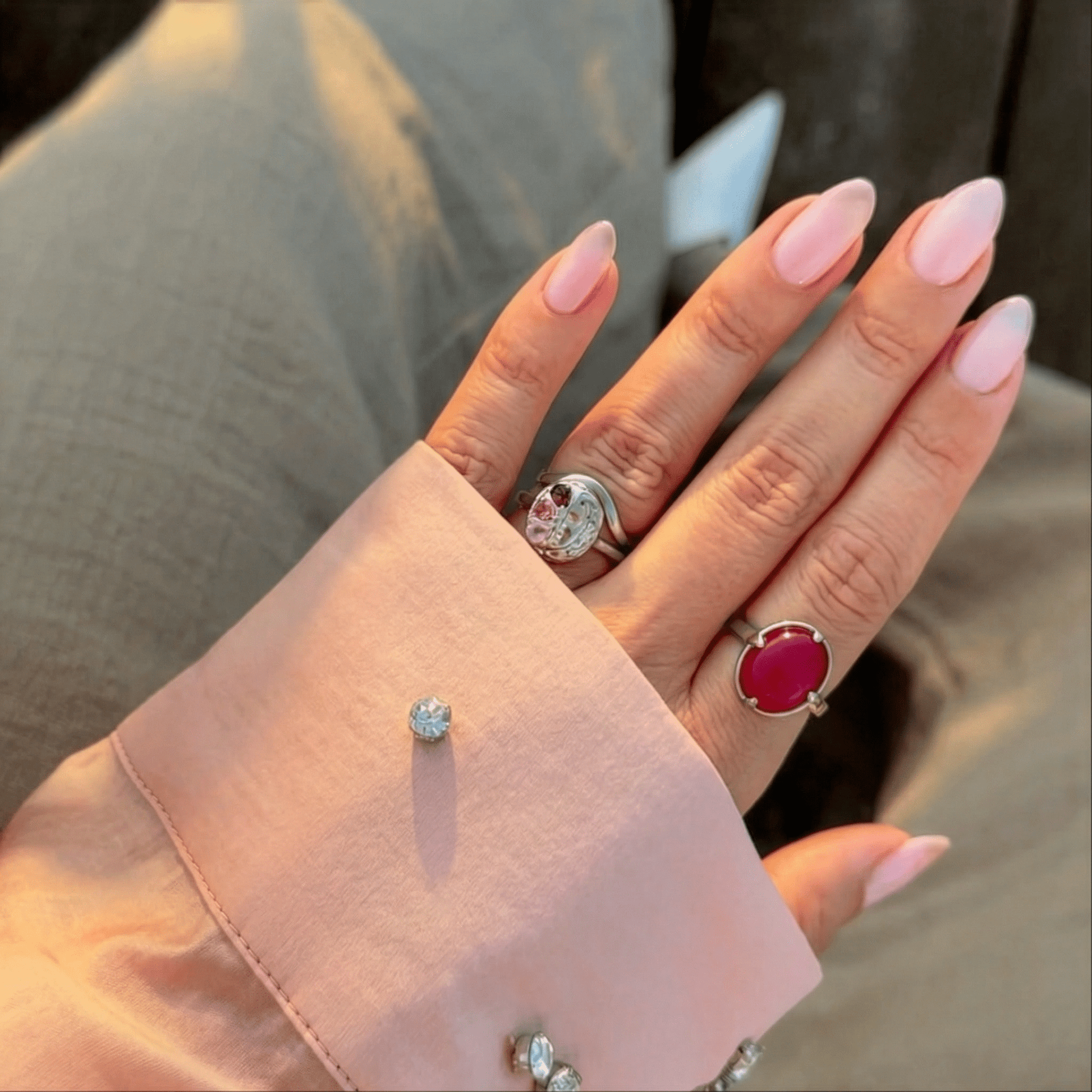 Pink Gradient Goddess Ring & Waves Band - silver macro