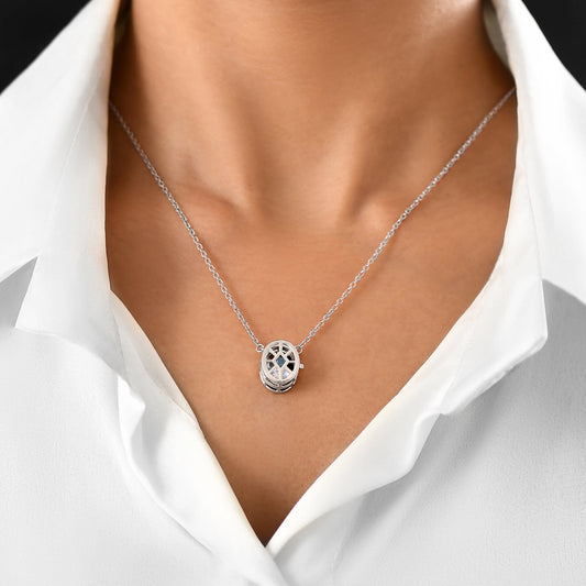 Dark Gradient Necklace - silver on model