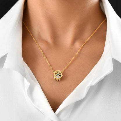 Dark Gradient Necklace - yellow gold on model