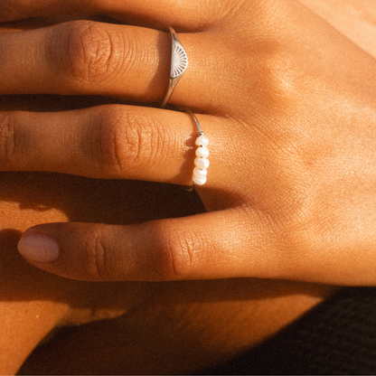 Mini Pearls Ring detail