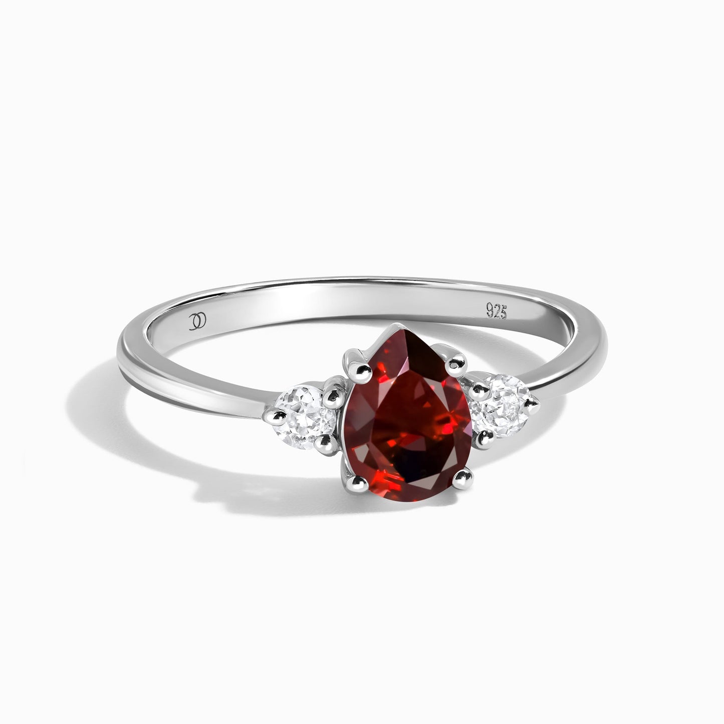 Garnet Ring - Lania - silver