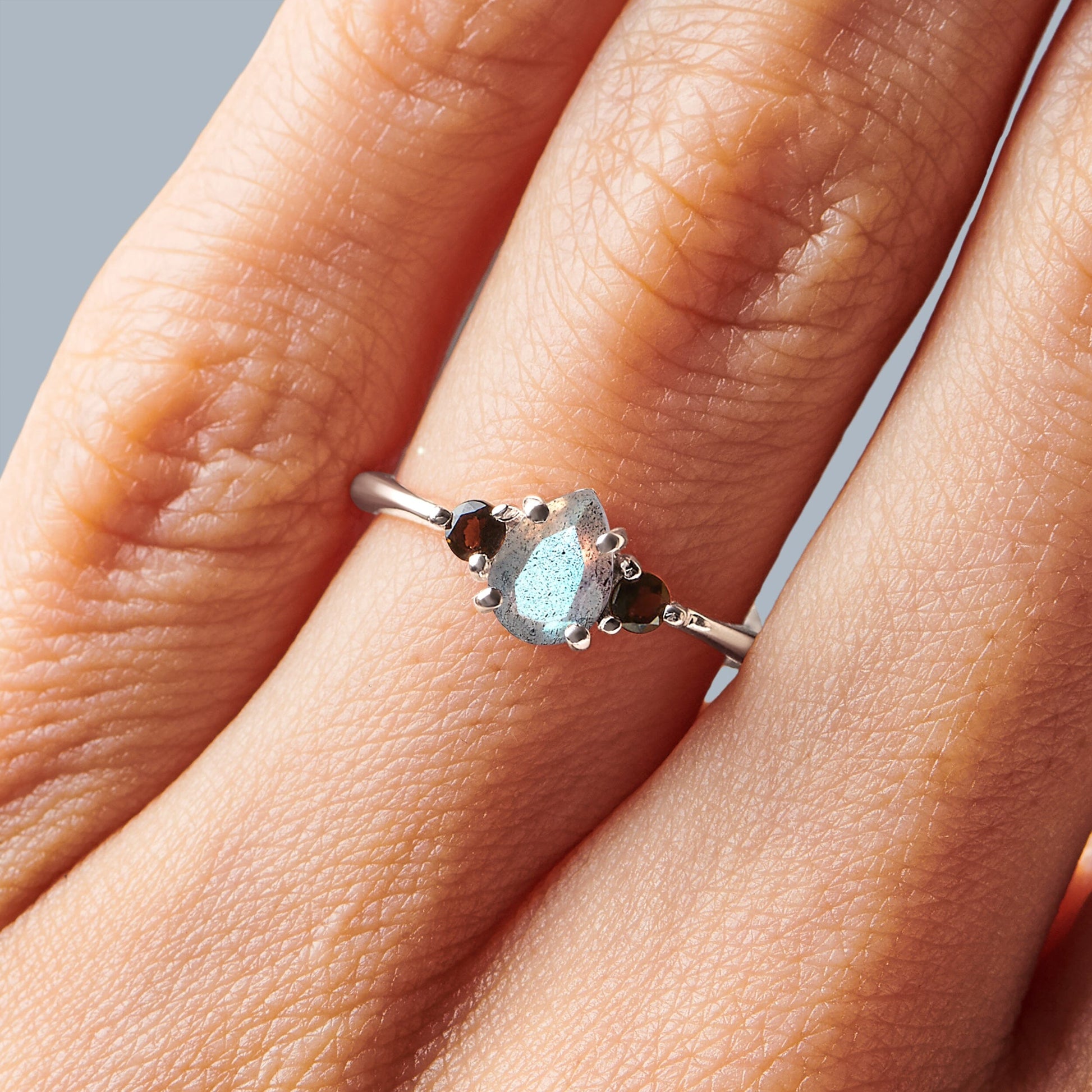 Divine Protection Set - Lania Ring silver angle
