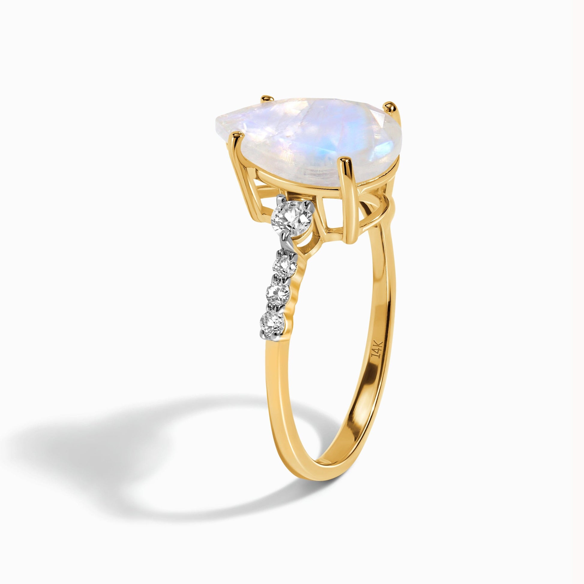 Queen Of Lustre ring yellow gold angle