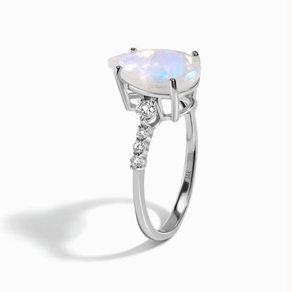 Queen Of Lustre ring white gold angle
