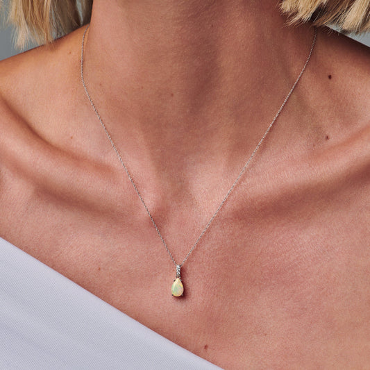Opal Diamond Necklace Sway, white gold detail