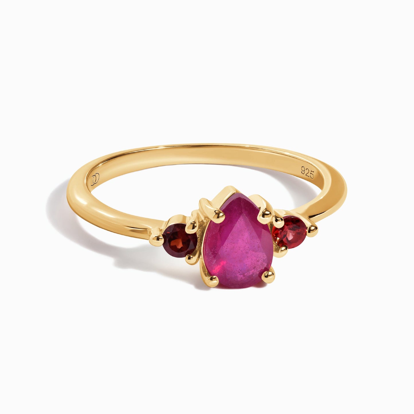 Ruby Garnet Ring - Lania - yellow gold