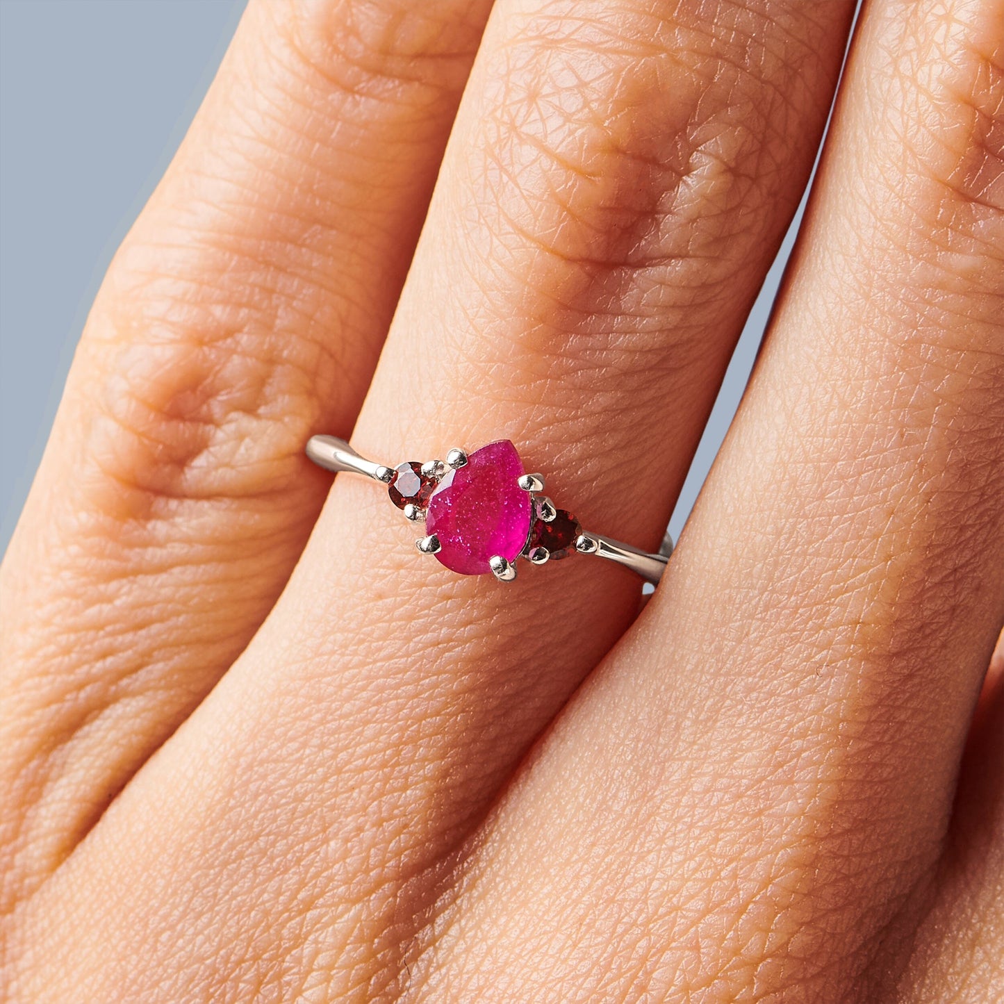 Ruby Garnet Ring - Lania - silver detail