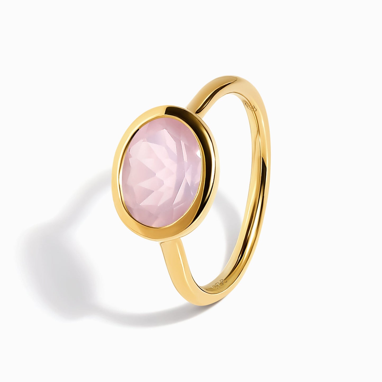 Rose Quartz Ring - Skin-Touch, yellow gold angle