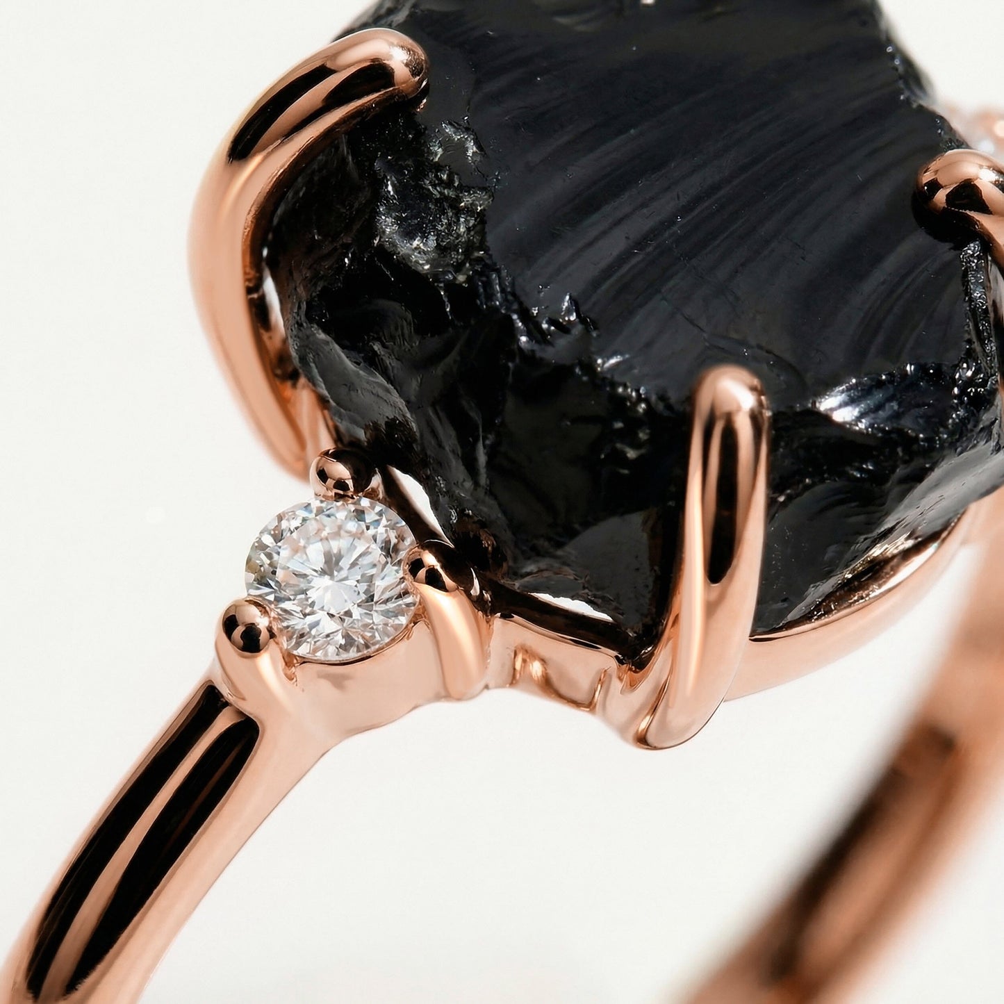 Raw Allure ring rose gold closeup