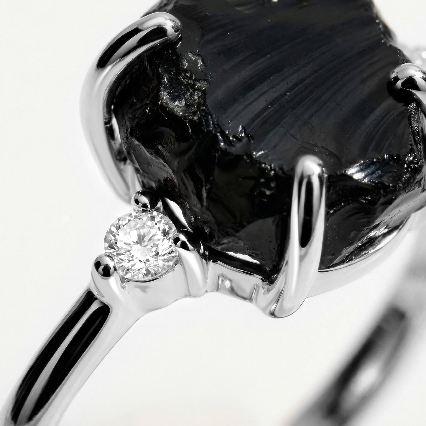 Raw Allure ring white gold closeup