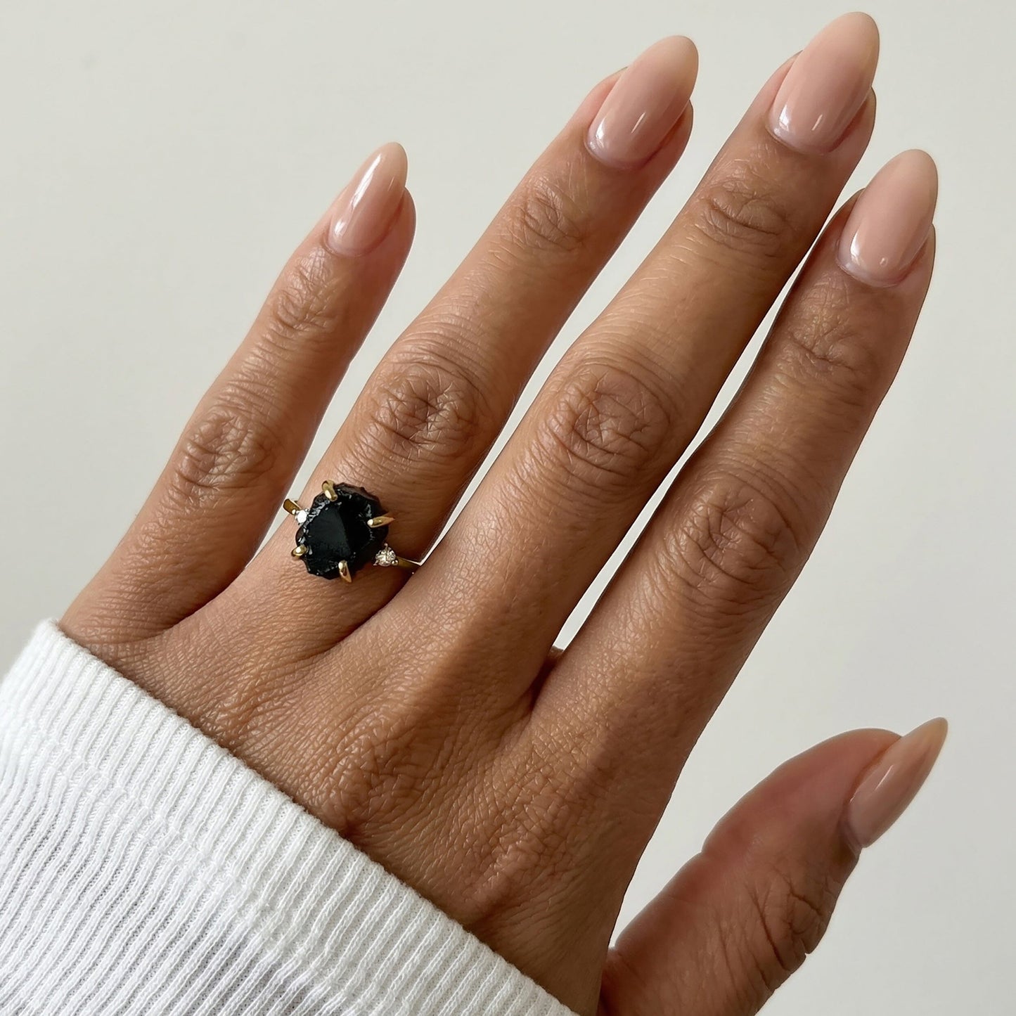 Raw Allure ring yellow gold model