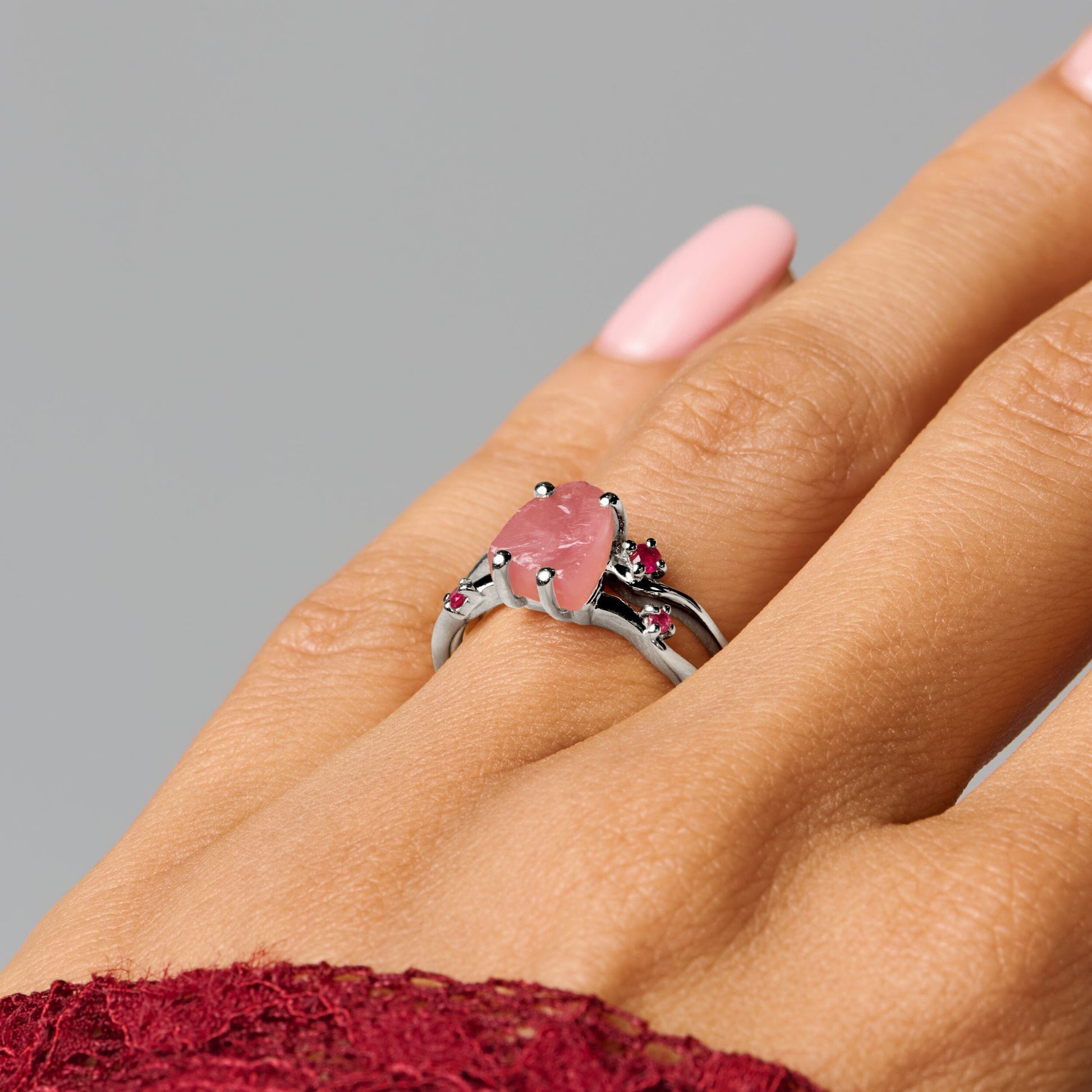 Rose Quartz Ruby Ring - Flow, silver lifestyle