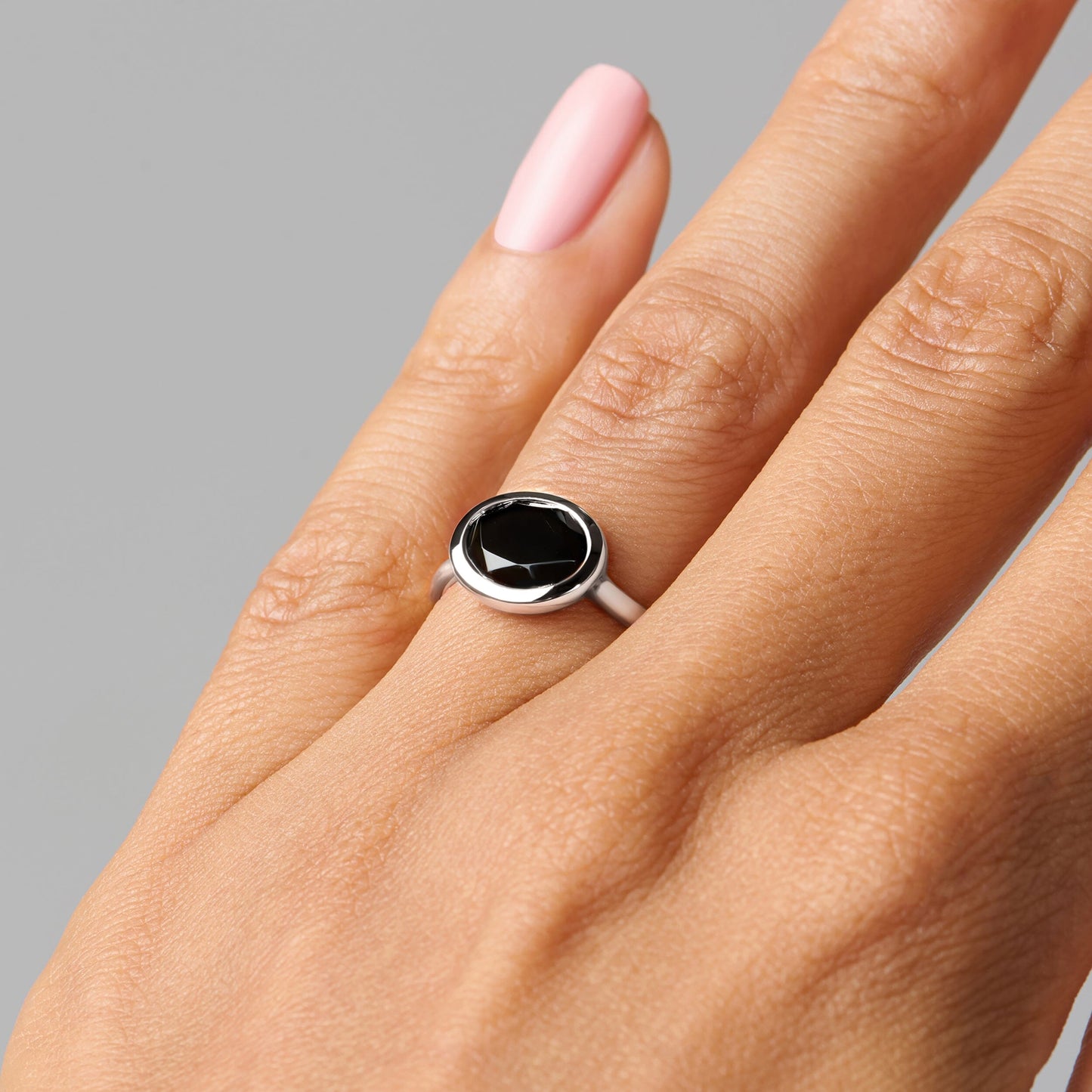 Black Obsidian Ring - Skin-Touch - worn silver lifestyle