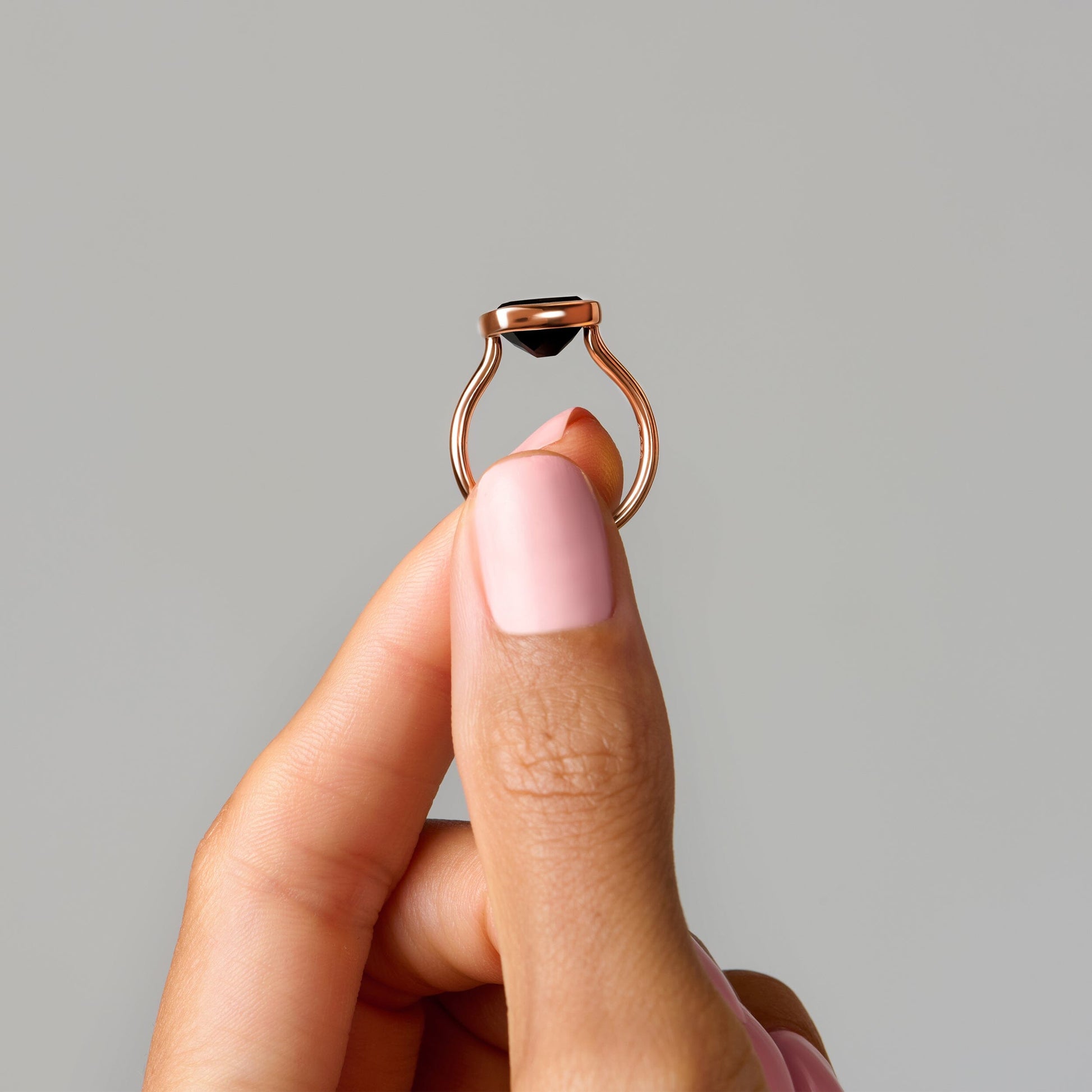 Black Obsidian Ring - Skin-Touch - rose gold portrait